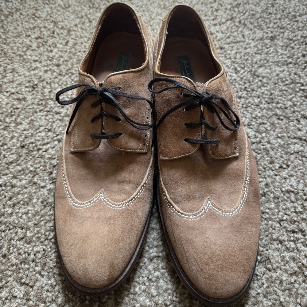 Johnston & Murphy Classic
Tan Suede Wingtip Men's 10.5, Made in Italy